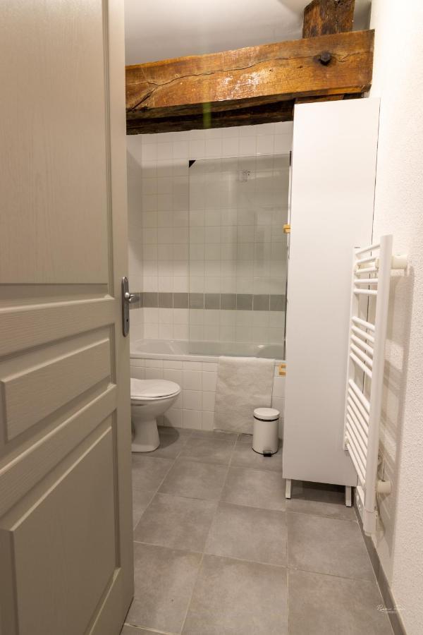 Magnifique Appartement Renove Dans Residence Saumur Exterior photo